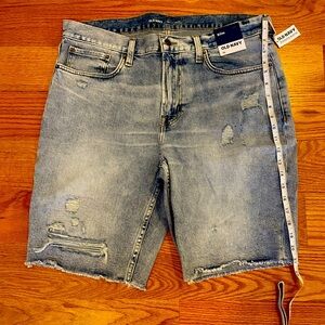 Old Navy man light blue denim shorts
Slim fit 
Size 36
New with tags